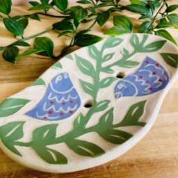 Handmade Stoneware Sgraffito Lilac Birds & Green Leaf Soap Dish - thumbnail 3