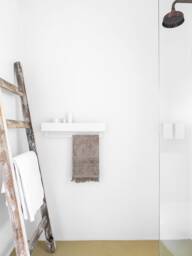 Modern Bathroom Shelf, Farmhouse Bathroom, White Shower Accessories, Modern White Shelves With Railing, Regal Vasca