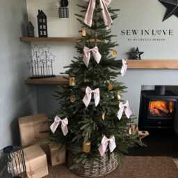 Luxury Handmade Pink Velvet Christmas Tree Bow Collection - thumbnail 3
