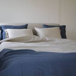 Natural Linen Bedding Set Blue & Duvet Cover + 2 Pillowcases - thumbnail 3