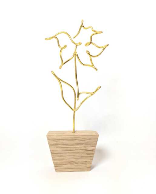Handmade Wire Daffodil Sculpture in Oak Pot, Personalised Flower Decoration - image 1