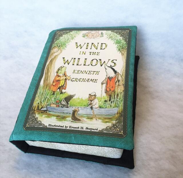 The Wind in The Willows Pillow Book - image 1