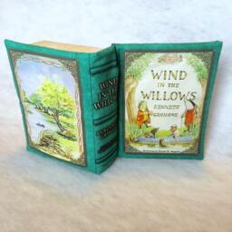The Wind in The Willows Pillow Book - thumbnail 2