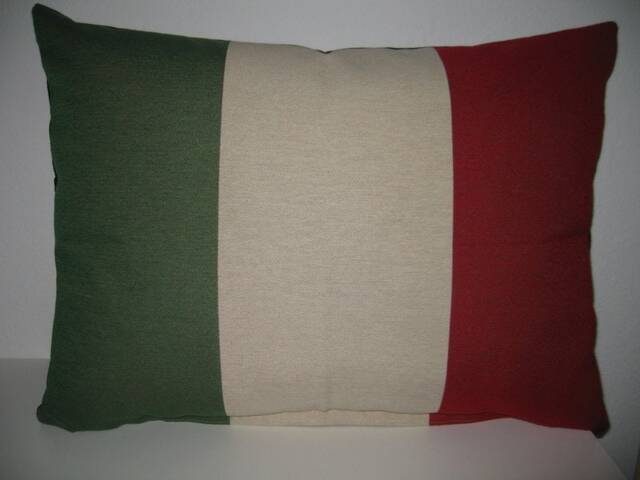 Large Decorative Cushion Cover Flag Italy Tapestry Fabric & Black Canvas On The Back Chilling Resting Bella Italia - image 1