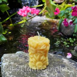 Daisy Flower Beeswax Candle/100% Natural Handcrafted Mini Pillar Candles Wedding Event Party Summer Flowers Spring Daisies - thumbnail 1