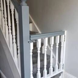 Turned Spindle Stair Gate - thumbnail 3