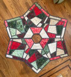 Digital Pattern St. Bartholomew's Star Quilted Christmas Tree Skirt - thumbnail 1