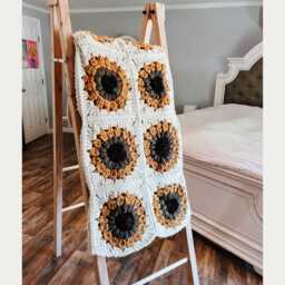 Chunky Sunflower Blanket, Granny Square Afghan, Crochet Boho Blanket - thumbnail 4