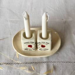 Shabbat Songs Ceramic Candle Holders Hebrew Text, Black & Gold - thumbnail 2