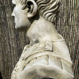 White Stone Caesar Augustus Bust White Stone With Crushed Marble Head & Shoulder Roman Classic - thumbnail 2