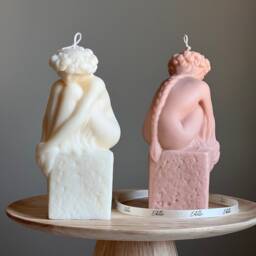 Sculptural Woman Bust Candle - Soy Wax Statue - thumbnail 2