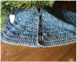 Crochet Pattern Christmas Tree Skirt - Stockings Pattern Bulky & Quick Tree Skirt & Stocking Set Crochet Mj Off The Hook Design