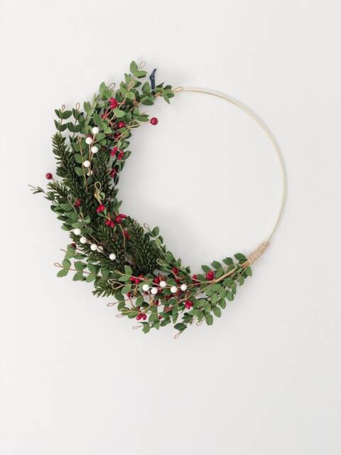 Christmas Greenery Wreath With Red & White Berries, Minimalist Holiday Wreath, Modern - image 1