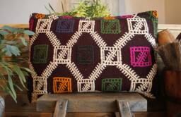 4060cm - 1624In Handwoven Boho Kilim Pillow Cover - Hand Spun Wool Deep Wine Red With Brocaded Pattern - thumbnail 1