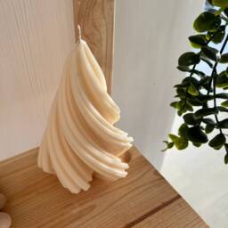 Spiral Christmas Tree Candle - Handmade Soy Wax - thumbnail 4