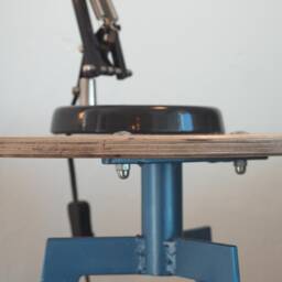 The Shop Stool - Sidetable - thumbnail 2