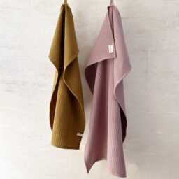 Set Of 2 Handwoven Organic Cotton Honeycomb Hand Towels - thumbnail 3
