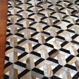 Patchwork Cowhide Rug - Cafayate 6 - Vertical Pattern 5' X 7' - thumbnail 4