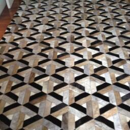 Patchwork Cowhide Rug - Cafayate 6 - Vertical Pattern 5' X 7' - thumbnail 2