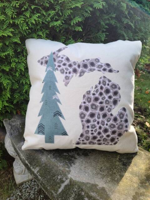 18 Inch Petoskey Pine Pillow - image 1