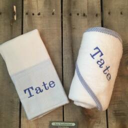 Monogrammed Hooded Towel & Burp Cloth Set Baby Boy/Baby Girl Pink/Blue Shower Gift - thumbnail 2