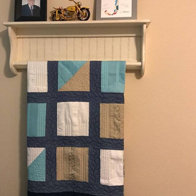 Rustic Towel Rack With Shelf Quilt Blanket Hanger - image 1