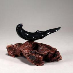River Otter Sculpture By John Perry 6In Long On Back Version Ebonite - thumbnail 2