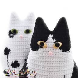 Cat Memorial Keepsake Pair, Handmade Crochet Remembrance Cats, Pet Loss Sympathy Gift - thumbnail 3