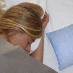Lavender Pillow Organic Made in Germany - Fresh, Soothing Fragrance Mother's Day Gift - thumbnail 4