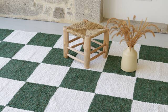 Green & White Check Rug 150x210cm , Living Room Rug, Checkered Area Kids Retro Bedroom Checkered Cream Area Rug - image 1