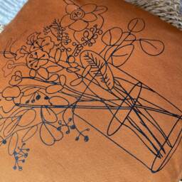 "Minimalist Cushion Cover ""Flower Vase" - thumbnail 3