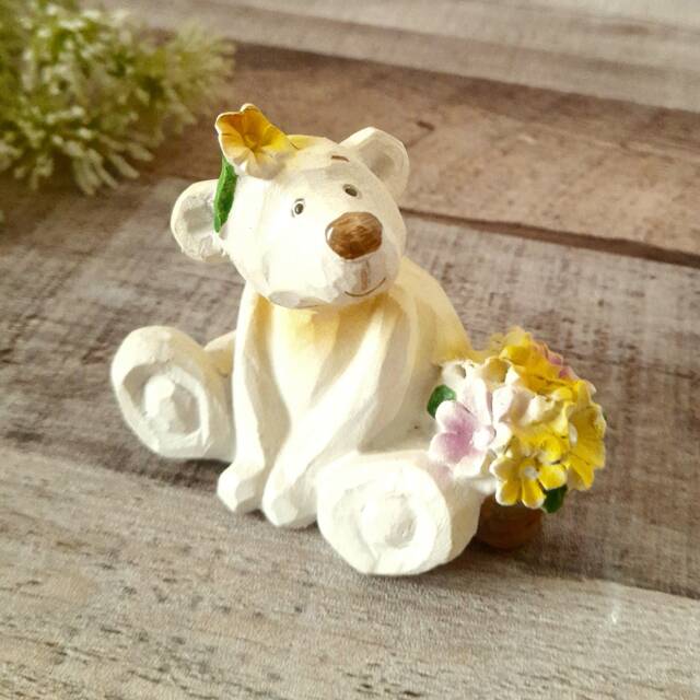 Small Cream Polyresin Bear Ornament With Flowers - The Home & Hearts Shop Rustic Gift Wedding Christmas Figurine Decorative - image 1