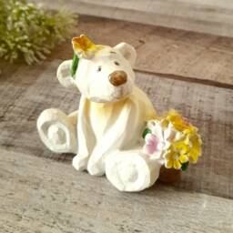Small Cream Polyresin Bear Ornament With Flowers - The Home & Hearts Shop Rustic Gift Wedding Christmas Figurine Decorative - thumbnail 1