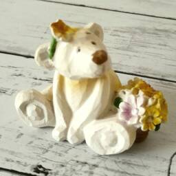 Small Cream Polyresin Bear Ornament With Flowers - The Home & Hearts Shop Rustic Gift Wedding Christmas Figurine Decorative - thumbnail 3