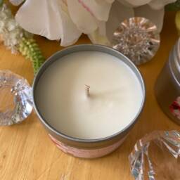 Hand Poured Soy Wax Candle 50+ Fragrances in Silver Tin - 10 Cl - thumbnail 3