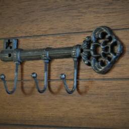 Vintage Inspired Cast Iron Key Holder Rack - Farmhouse Foyer Hook - thumbnail 3