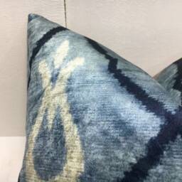Handwoven Silk Ikat Pillow Cover - 16x16 - thumbnail 3