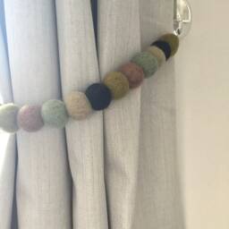Camouflage Felt Ball Curtain Tie Back Handmade Wool Decor - thumbnail 3