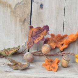 Fall Oak Twig With Bright Felt Autumn Leaves Ornament & Acorn, Wall Hanging Garland - thumbnail 4