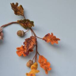 Fall Oak Twig With Bright Felt Autumn Leaves Ornament & Acorn, Wall Hanging Garland - thumbnail 3