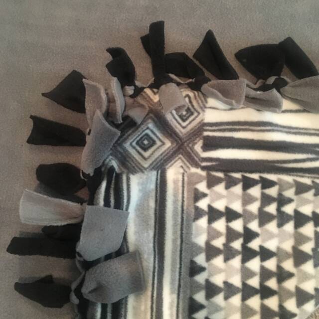 Children's Grey Patterned Weighted Blanket - image 1