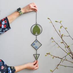 Pressed Plants & Flowers Boho Wall Art Hanging On Chain, Dried Herbarium in Stained Glass Frames, Geometric Botanical Wedding Home Decor - thumbnail 2