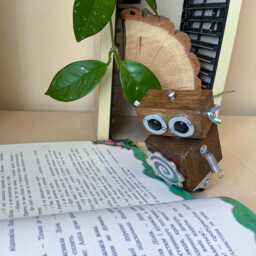 Handmade Wooden Robot Sculpture Quirky Desk Decor, Nerdy Gift - thumbnail 4