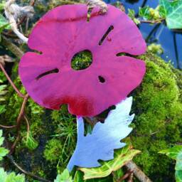 Military Poppy Red Christmas Tree Decoration Veteran Gift Metal Wall Art Army Navy Raf Presents Stocking Fillers - 10cm - thumbnail 2