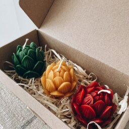 Handmade Beeswax Lotus Candle - She Gift Cozy & Romantic Atmosphere in Any Room, Natural Cute Water Lily Flower, Home Decor - thumbnail 2
