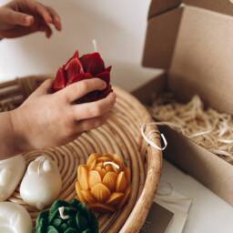 Handmade Beeswax Lotus Candle - She Gift Cozy & Romantic Atmosphere in Any Room, Natural Cute Water Lily Flower, Home Decor - thumbnail 3