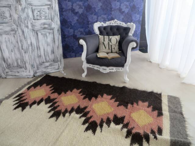 Handwoven Wool Rug Scandinavian Flower Print, 75x87 - image 1
