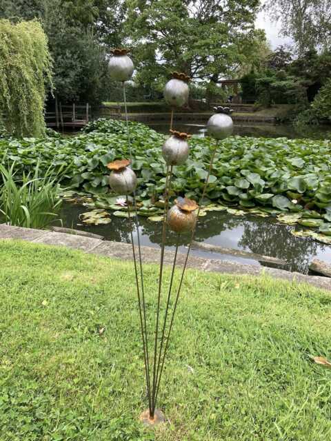 Rusty Metal Garden Poppy Flower Spray Plant Stake Ornament Support Decoration - image 1