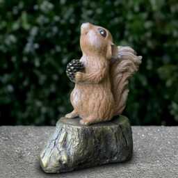 Fantasy Squirrel Statue Concrete Figurine Outdoor Animal Decor Sitting Ornament Front Door Sculpture Squirrel Lover Gift - thumbnail 4