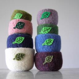Air Plant Planter - Pale Pink Felted Bowl With Sage Green Leaf Ring Catch All Pot Gifts For Gardeners - thumbnail 4